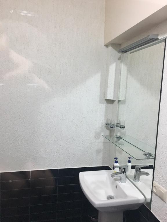 Solo Lucky Apartment Tbilisi Luaran gambar